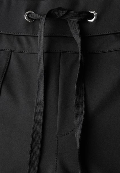 Hose im Loose Fit black