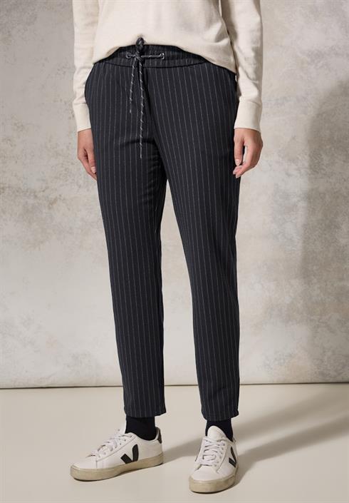 hose-im-nadelstreifen-look-deep-charcoal-grey