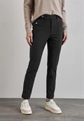 Hose im Slim Fit black
