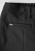 Hose im Slim Fit black