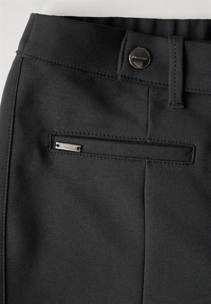 Hose im Slim Fit black