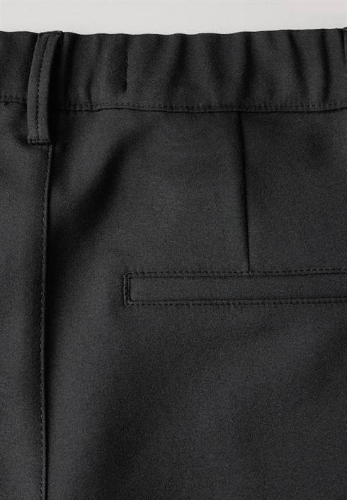hose-im-slim-fit-black