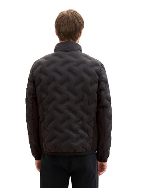 Hybrid Jacke mit verstaubarer Kapuze black