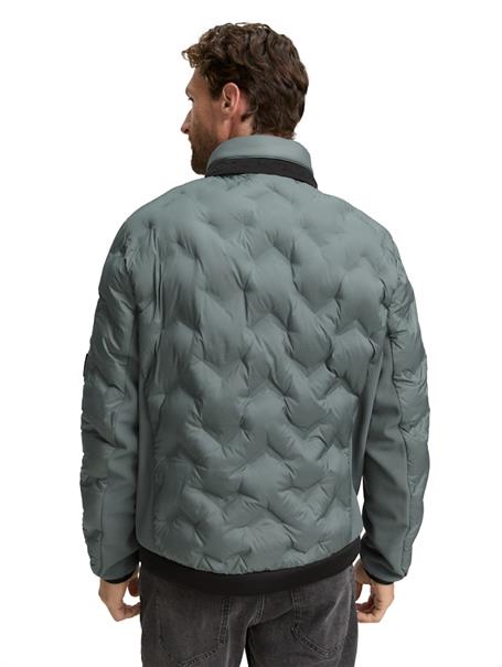 Hybrid Steppjacke mit verstaubarer Kapuze washed jasper green