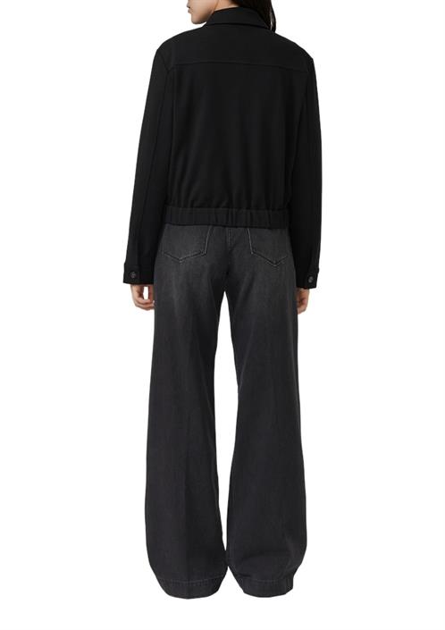 indoor-jacke-schwarz