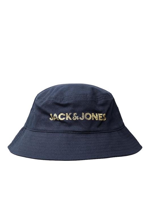 jacadrian-bucket-hat-navy-blazer