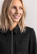 Jacke mit Hemdkragen und Brusttaschen black