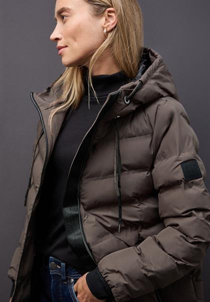 Jacke mit moderner Steppung nomad brown
