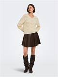 JDYBADUT L/S V-NECK STRUC GLITT PULL KNT crème brûlée