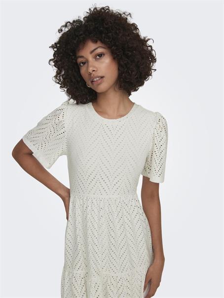 JDYCARLA CATHINKA S/S DRESS JRS NOOS cloud dancer
