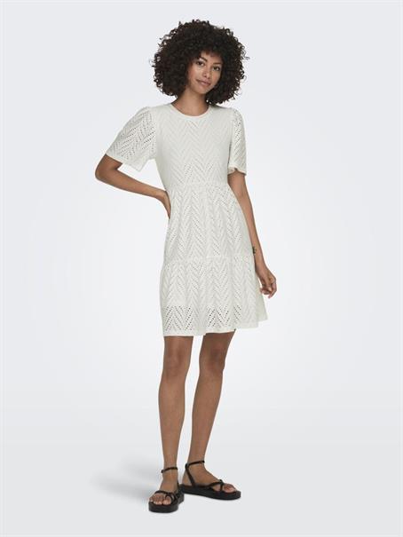 JDYCARLA CATHINKA S/S DRESS JRS NOOS cloud dancer