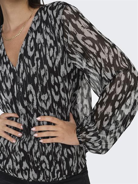 JDYCODY L/S V-NECK TOP WVN DIA black