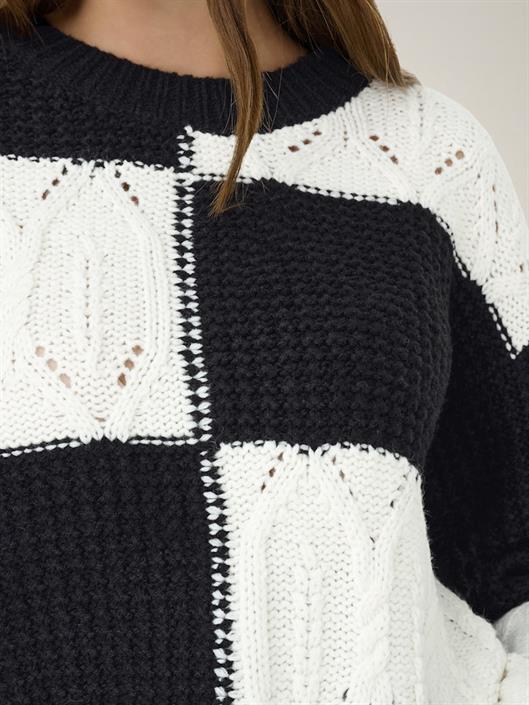 jdyjusty-l-s-mix-struc-pullover-knt-noos-black