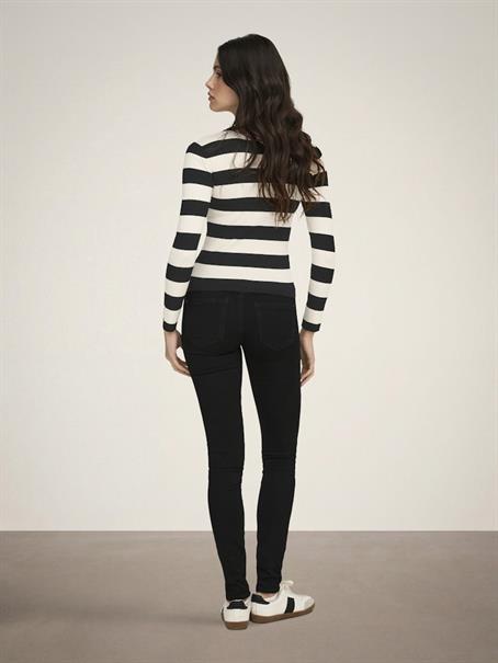 JDYPLUM L/S O-NECK PULLOVER KNT NOOS black