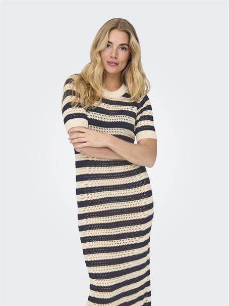 JDYTIKKA IVY 2/4 O-NECK STRIPE DRESS KNT sandshell2