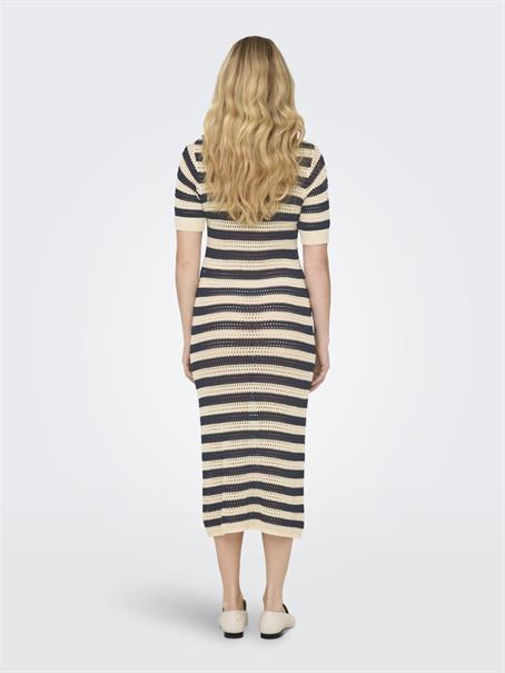 JDYTIKKA IVY 2/4 O-NECK STRIPE DRESS KNT sandshell2