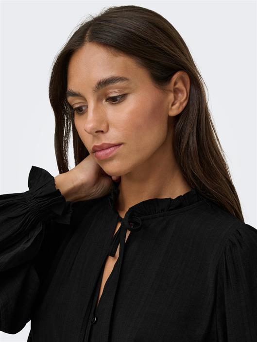 jdyvenus-l-s-v-neck-string-shirt-wvn-black