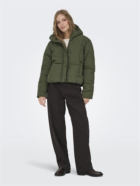 JDYWONDER SHORT HOOD PUFFER OTW SIJ ivy green
