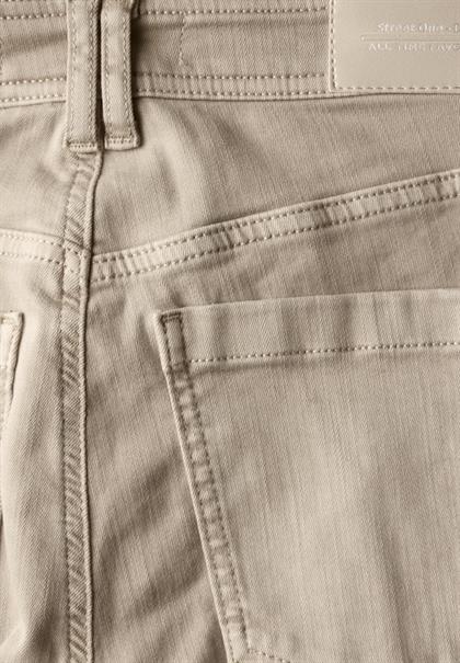 Jeans im Cargo-Look beige washed