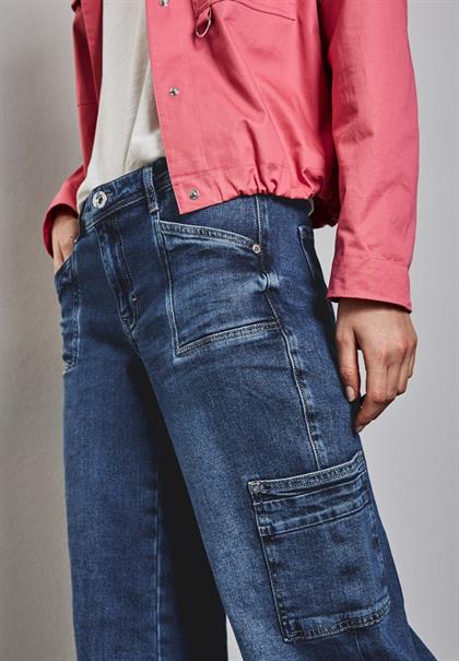 Jeans im Cargo Look medium blue washed