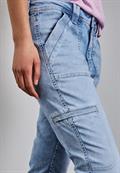 Jeans im Cargo-Look ultra bleach random washed