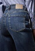 Jeans im Loose Fit dark blue tinted wash