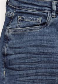 Jeans im Loose Fit dark blue tinted wash