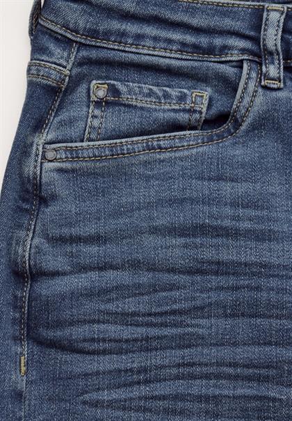 Jeans im Loose Fit dark blue tinted wash