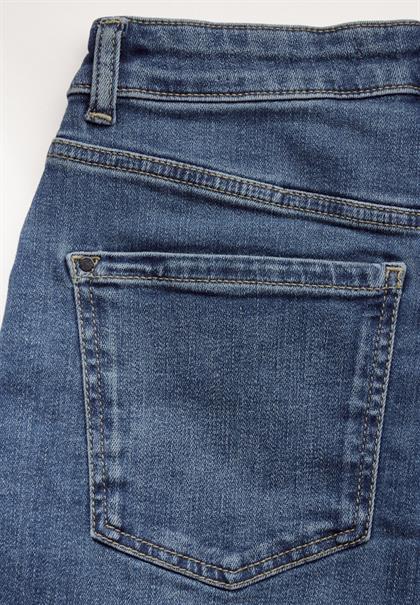 Jeans im Loose Fit dark blue tinted wash