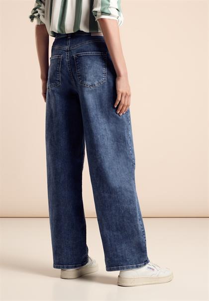 Jeans im Loose Fit dark blue washed