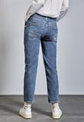 Jeans im Loose Fit medium blue tint