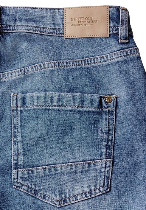 jeans-im-loose-fit-medium-blue-tint