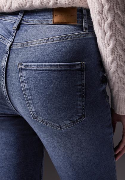 Jeans im Skinny Fit medium blue tinted