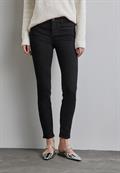 Jeans im Slim Fit black clean