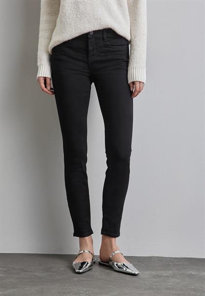 Jeans im Slim Fit black clean