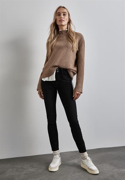 Jeans im Slim Fit black slightly washed