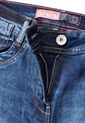 Jeans im Slim Fit mid blue wash