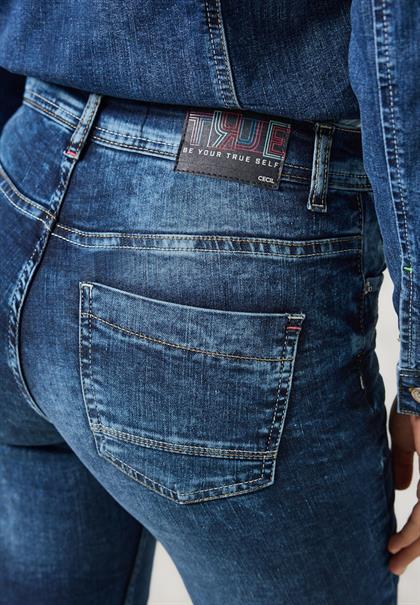 Jeans im Slim Fit mid blue wash