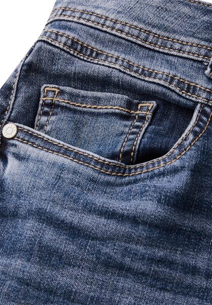 Jeans im Slim Fit mid blue wash