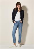 Jeans mit Turn-Up Detail mid blue wash