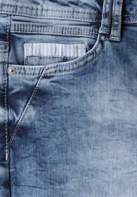 Jeans mit Turn-Up Detail mid blue wash