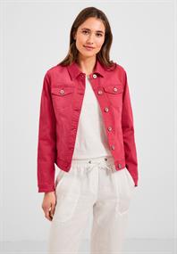 Jeansjacke in Garment Dye strawberry red