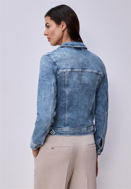 Jeansjacke mit Brusttaschen und Knöpfen medium blue wash