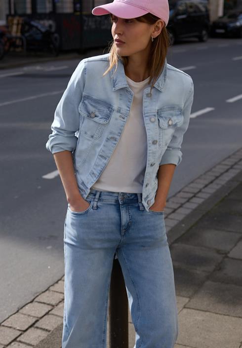 jeansjacke-mit-brusttaschen-und-knöpfen-ultra-bleach-wash