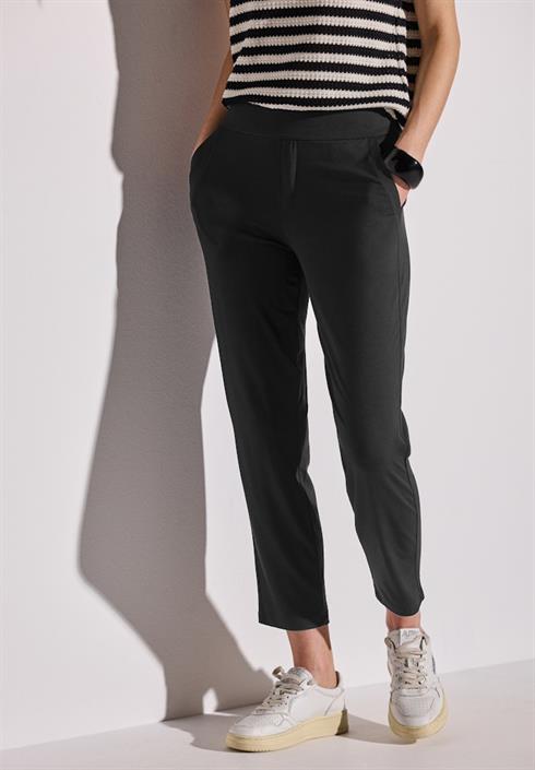 jersey-hose-im-loose-fit-black