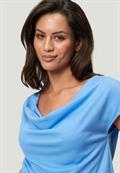 Jerseyshirt mit Wasserfallausschnitt ocean blue