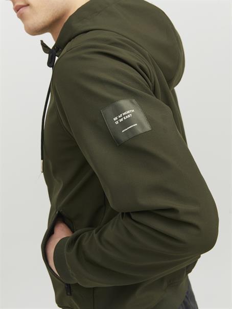 JJEBASIC SOFTSHELL HOOD NOOS rosin