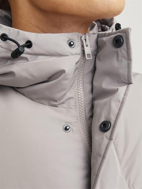 JJEBRADLEY PUFFER HOOD SN atmosphere