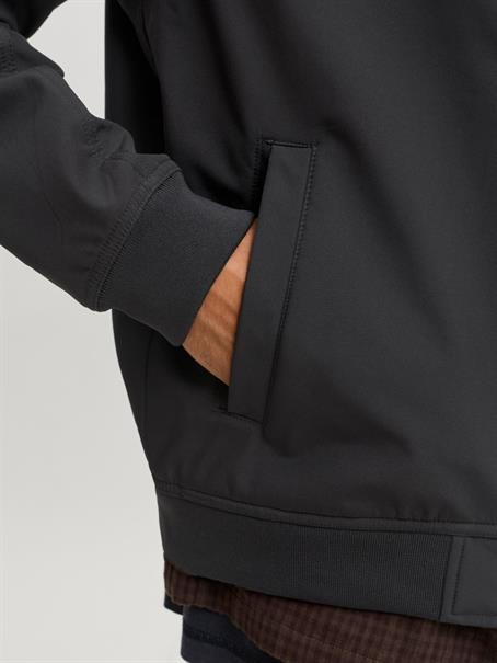 JJELIAM SOFTSHELL BOMBER NOOS black