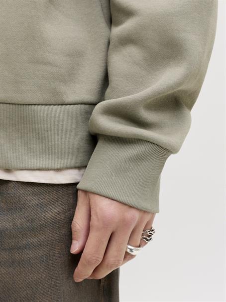 JJELOGO SWEAT HOOD 2 COL 25/26 NOOS vetiver